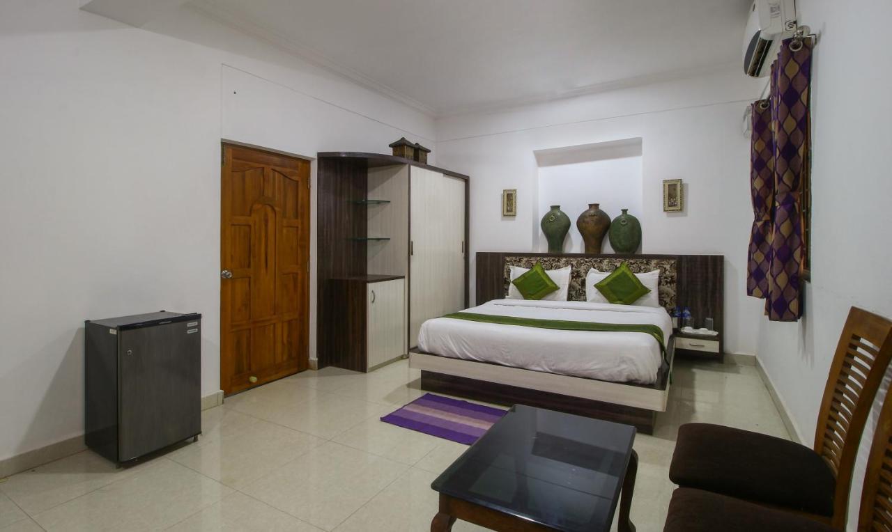 Treebo Trend Skylight Royal Stay Guest house Candolim